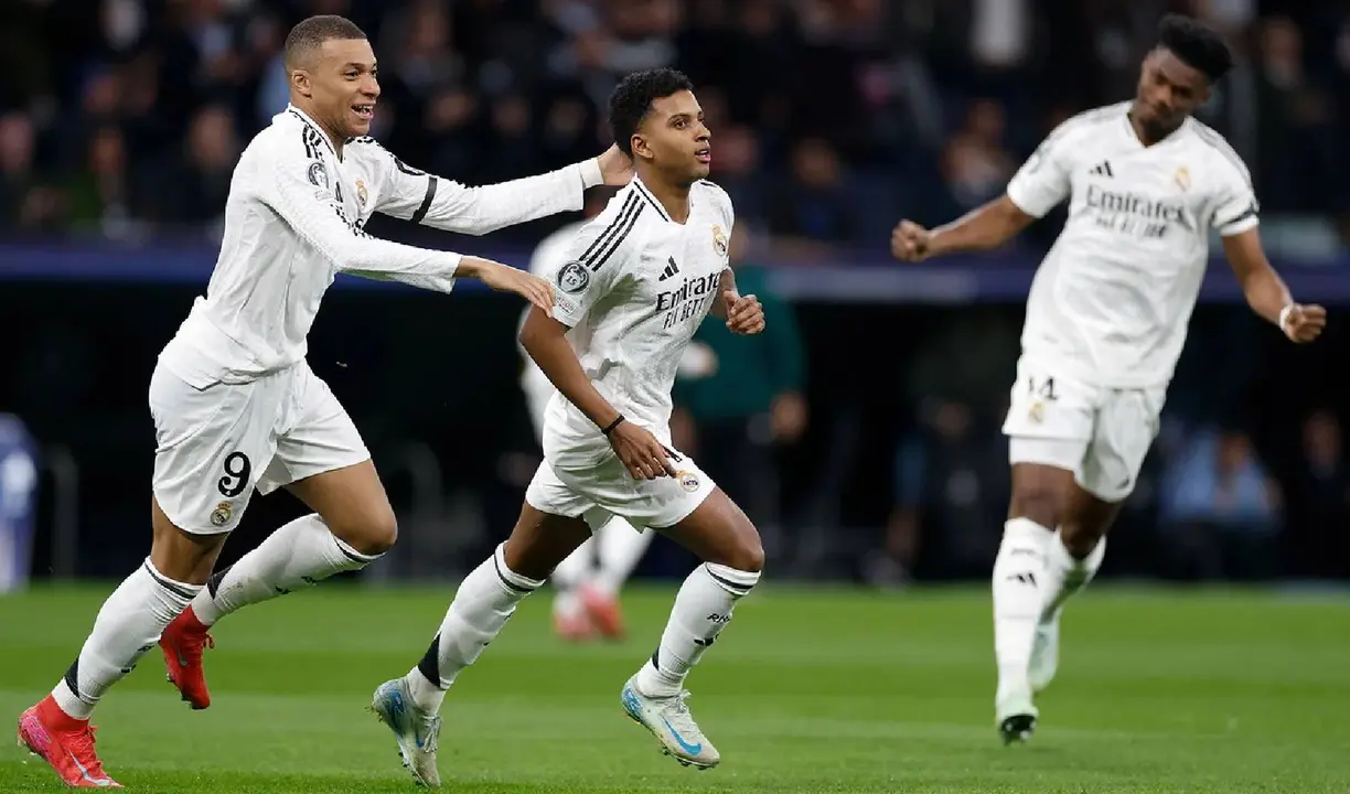 Mbapp&eacute;, Rodrygo y Tchouam&eacute;ni, futbolistas del Madrid. / www.realmadrid.com