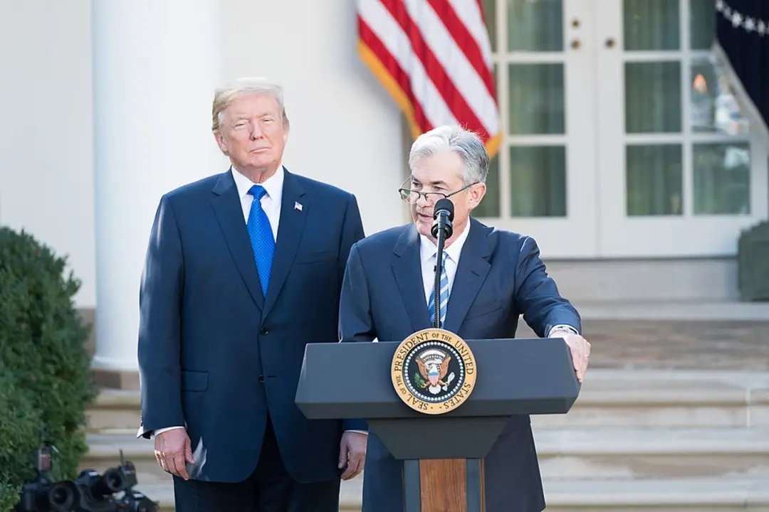 Donald Trump, presidente de EE UU y Jerome Powell, presidente de la Reserva Federal. / White House