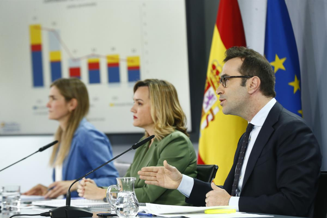 Sara Aagesen, ministra de Transici&oacute;n Ecol&oacute;gica; Pilar Alegr&iacute;a, ministra de Educaci&oacute;n y Carlos Cuerpo, ministro de Econom&iacute;a. / La Moncloa