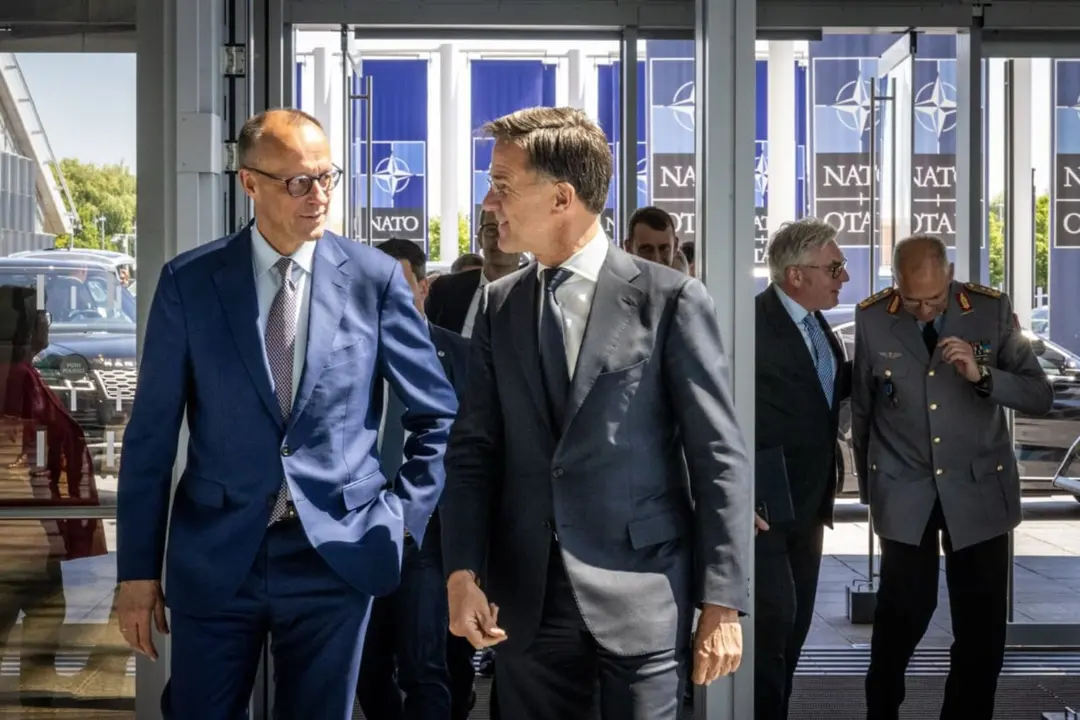 El canciller de Alemania, Friedrich Merz, y el secretario general de la OTAN, Mark Rutte. / @SecGenNATO