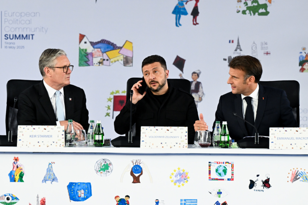 Keir Starmer, primer ministro del Reino Unido; Volod&iacute;mir Zelenski, presidente de Ucrania y Emmanuel Macron, presidente de Francia. / Consejo Europeo