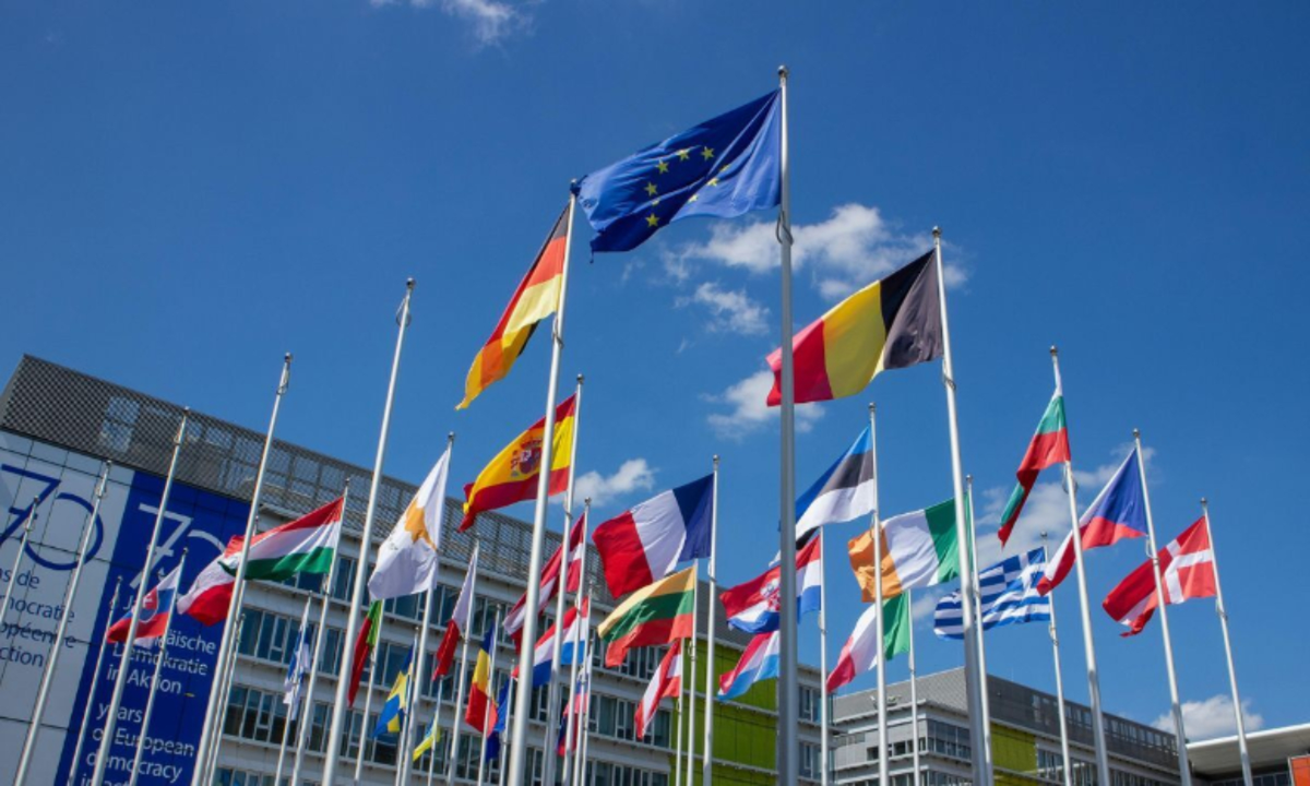 Banderas de la Uni&oacute;n Europea. / Pexels.