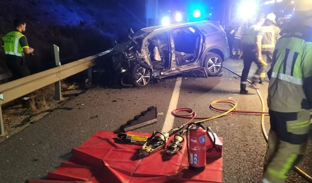 Colisi&oacute;n brutal en una salida de la AP-7. /@seguridad_mlg.