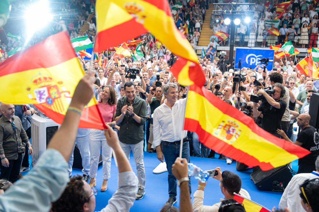 Juanma Moreno, presidente de la Junta de Andaluc&iacute;a y Alberto N&uacute;&ntilde;ez Feij&oacute;o, l&iacute;der del PP. / Partido Popular