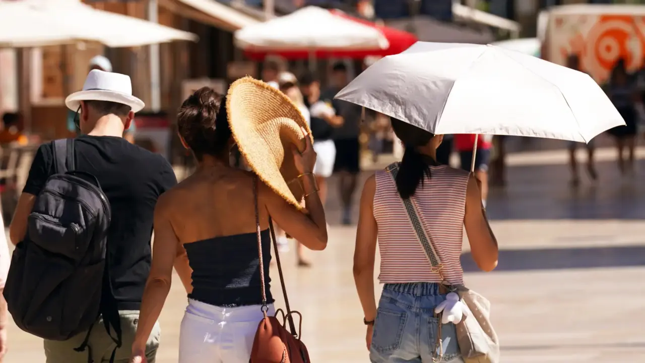 Calor en Espa&ntilde;a. / RR. SS.