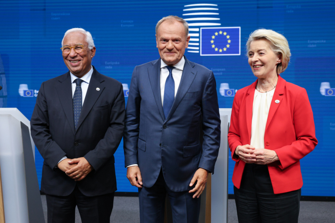 Ant&oacute;nio Costa, presidente del Consejo Europeo; Donald Tusk, primer ministro de Polonia y Ursula von der Leyen, presidenta de la Comisi&oacute;n Europea. / Consejo Europeo