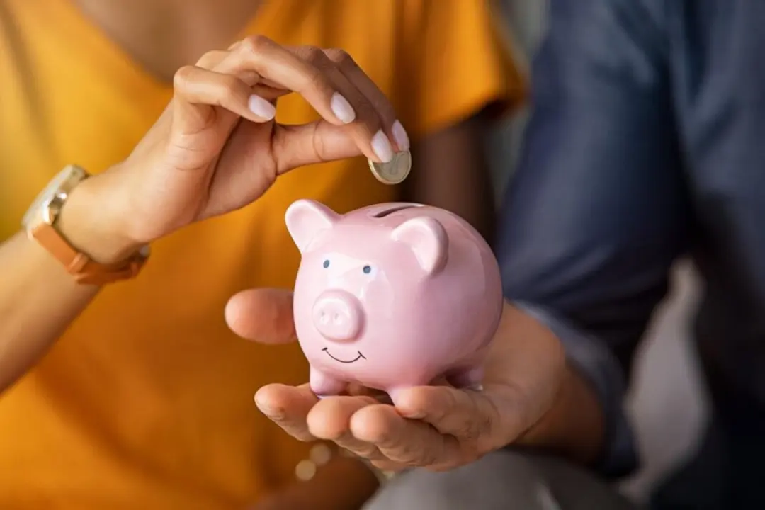 Ahorros en pareja. / RR. SS.