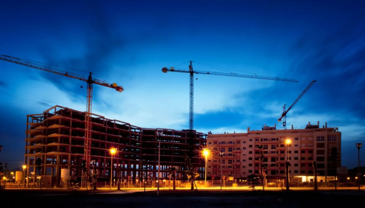 Construcci&oacute;n de viviendas. / RR. SS.