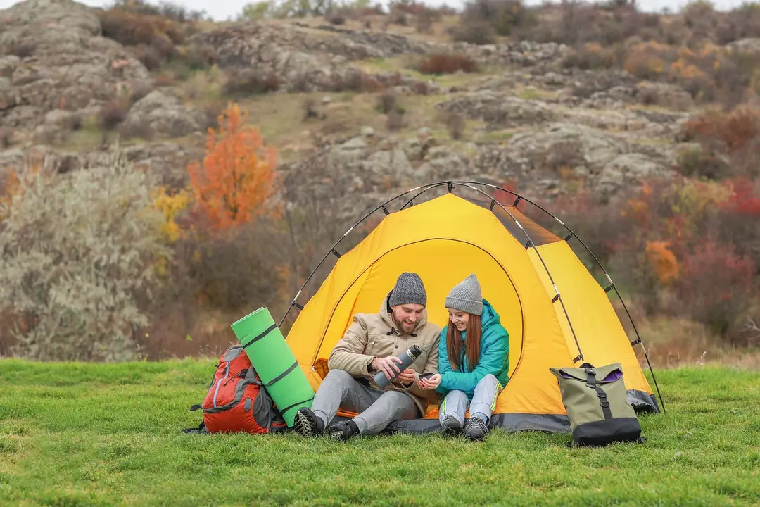 camping-7564211_1280