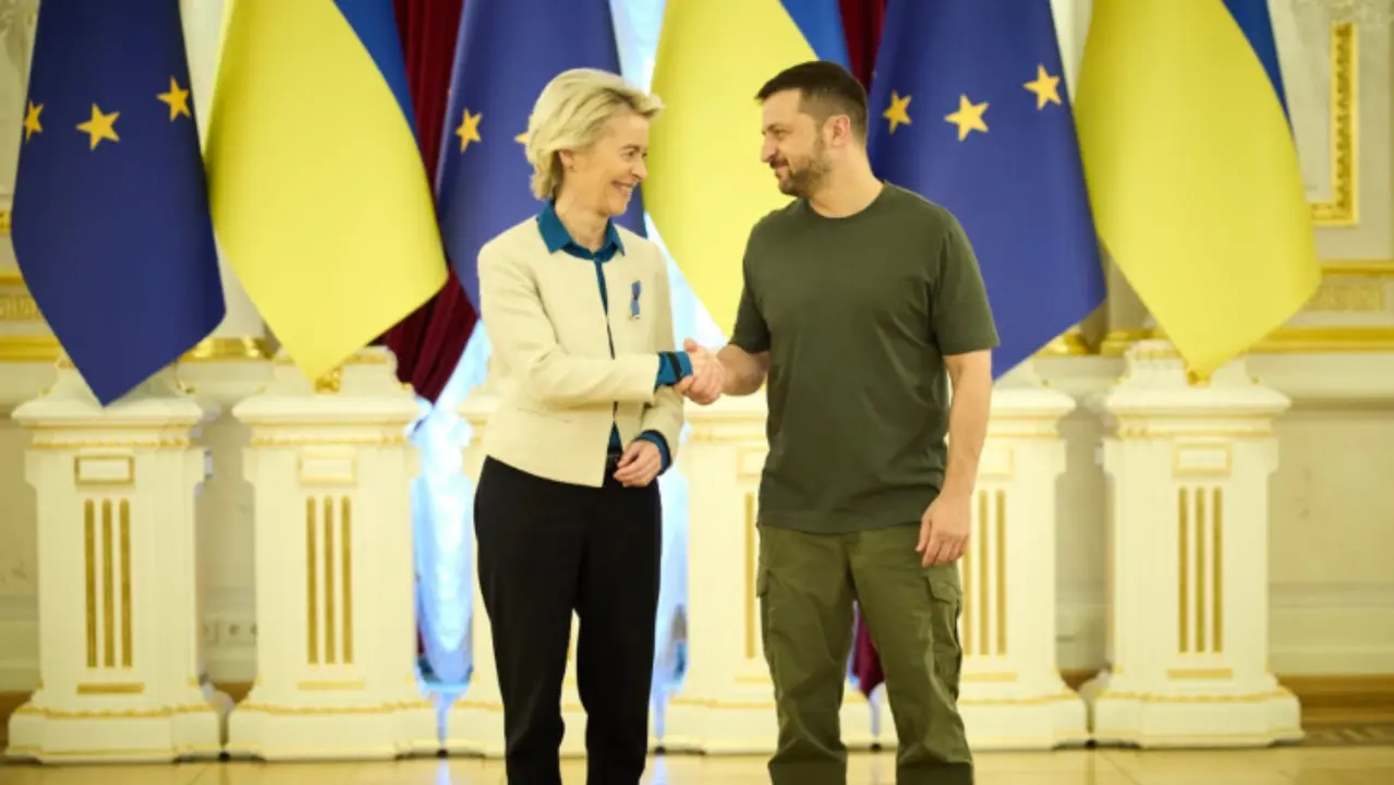 Ursula von der Leyen, presidenta de la Comisi&oacute;n Europea, y Volod&iacute;mir Zelenski, presidente de Ucrania. / RR.SS.