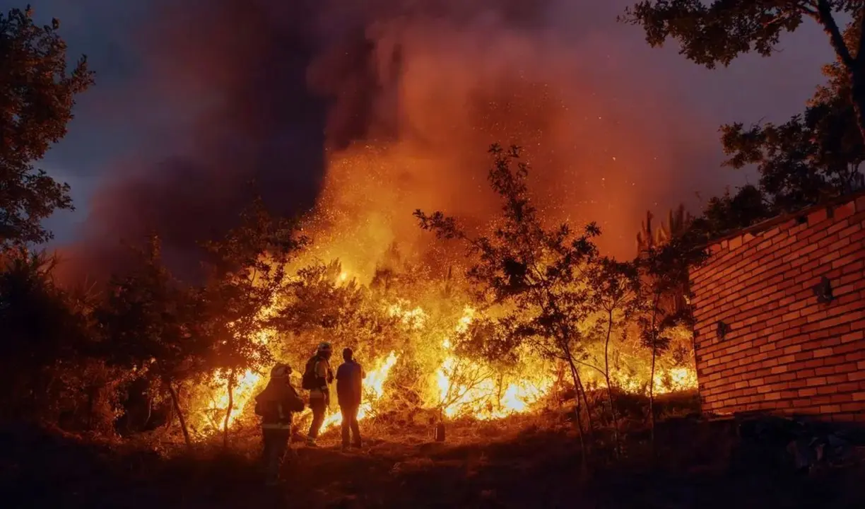 Un incendio en Galicia. / X.
