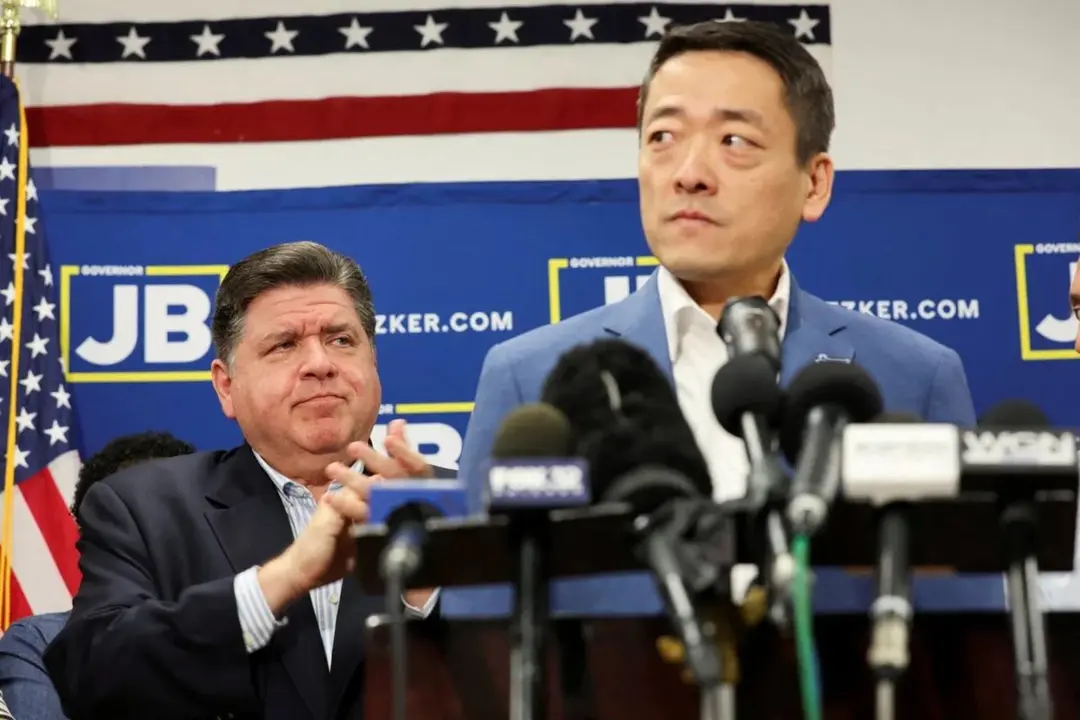 JB Pritzker, gobernador de Ilinois y Gene Wu, presidente de los dem&oacute;cratas en la C&aacute;mara baja de Texas. / @GeneforTexas