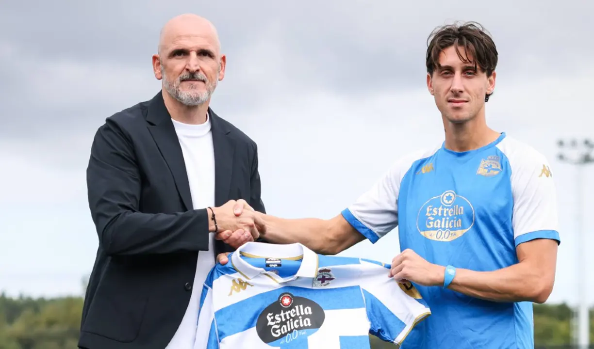 Fernando Soriano y Samuele Mulattieri.  /  @rcdeportivo
