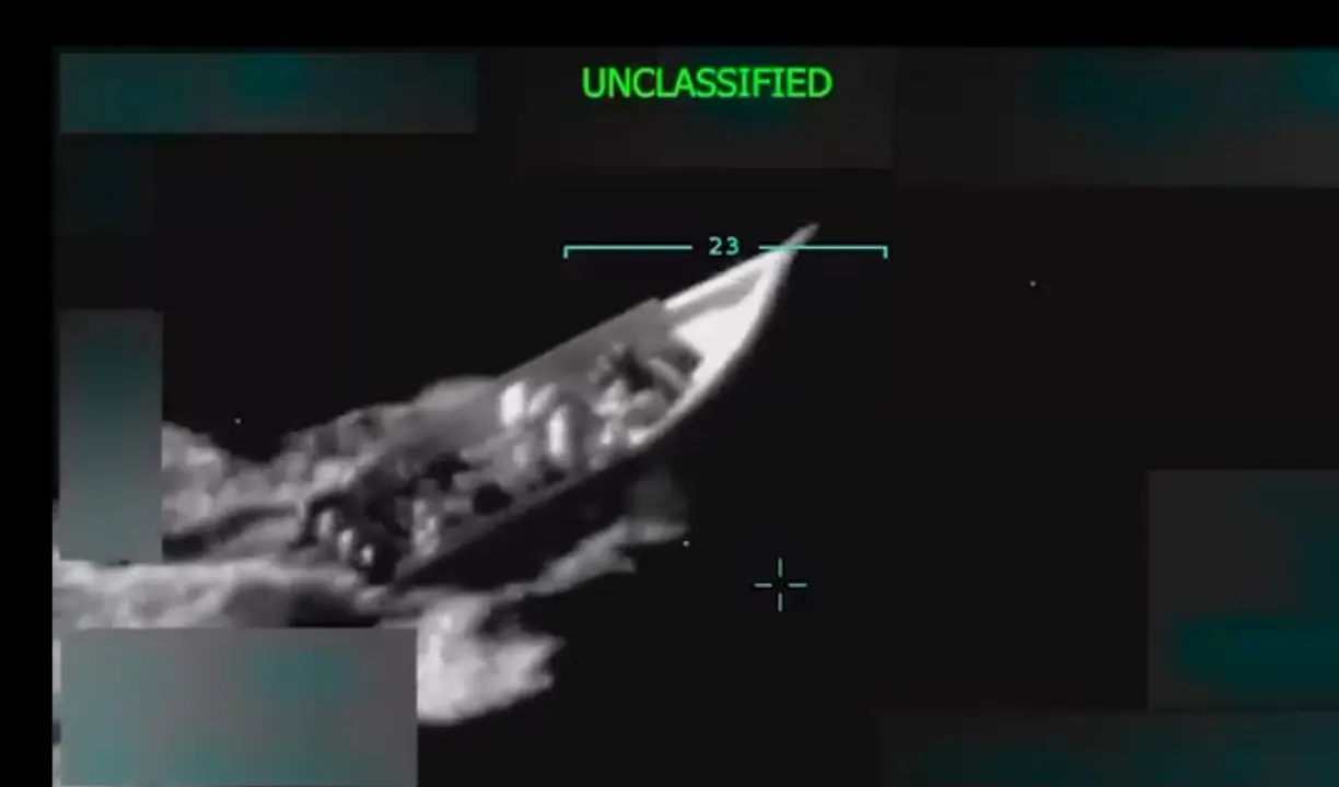 Momento del ataque de las fuerzas militares de Estados Unidos contra la embarcaci&oacute;n procedente de Venezuela. / X.