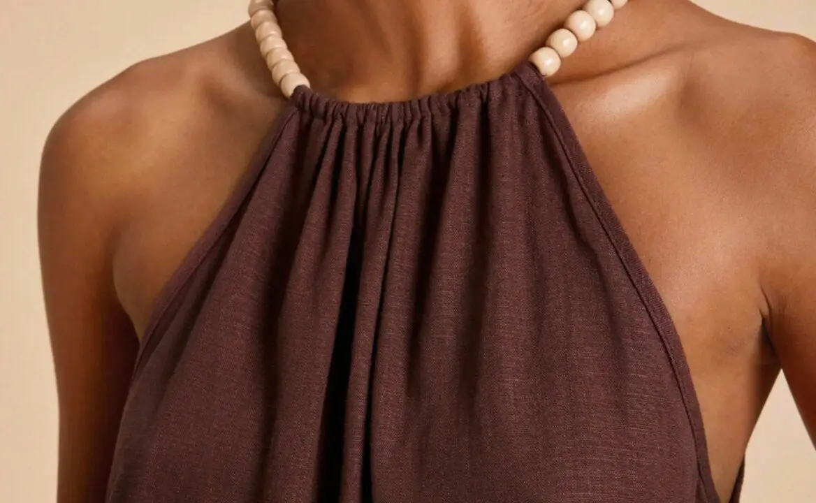 Blusa con collar tipo perlas, Shein.com.
