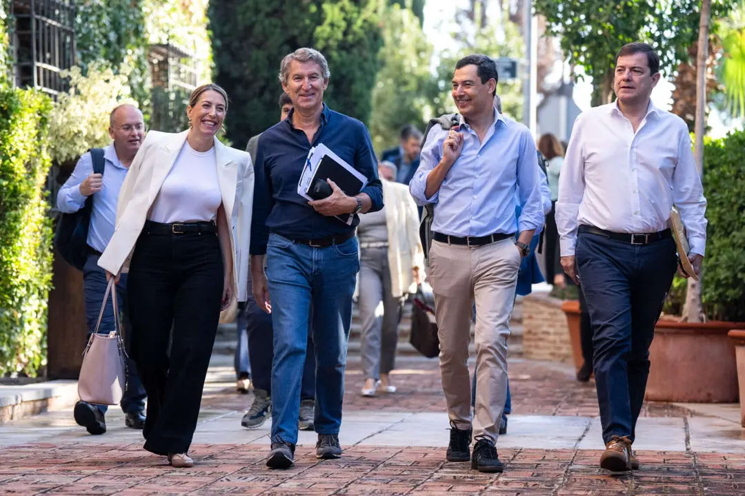 Mar&iacute;a Guardiola, Alberto N&uacute;&ntilde;ez Feij&oacute;o, Juanma Moreno, Alfonso Fern&aacute;ndez Ma&ntilde;ueco y el resto de barones del PP. / Partido Popular