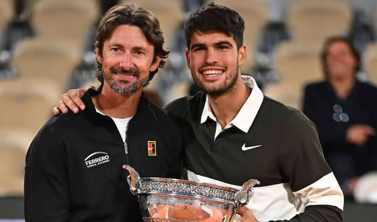 Juan Carlos Ferrero y Carlos Alcaraz. / Instagram: rolandgarros
