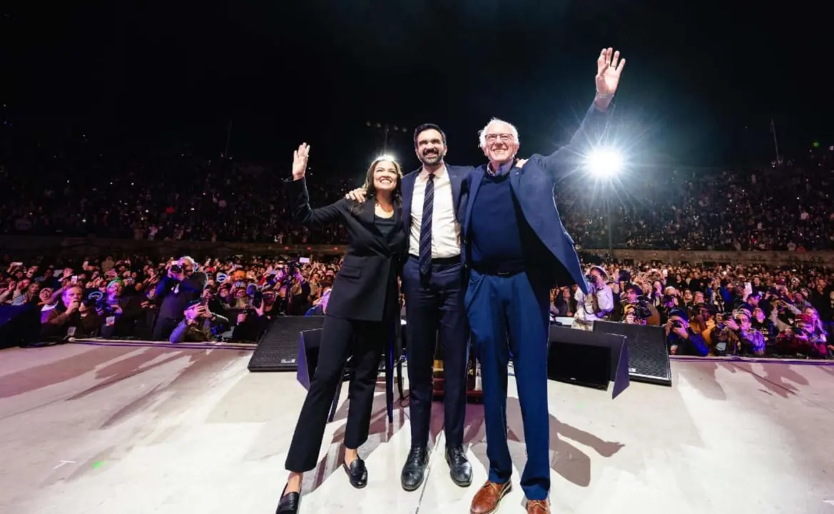 El ala progresista del Partido Dem&oacute;crata: Alexandria Ocasio-Cortez (congresista), Zohran Mamdani (candidato a alcalde de Nueva York) y Bernie Sanders (senador). / @BernieSanders en X