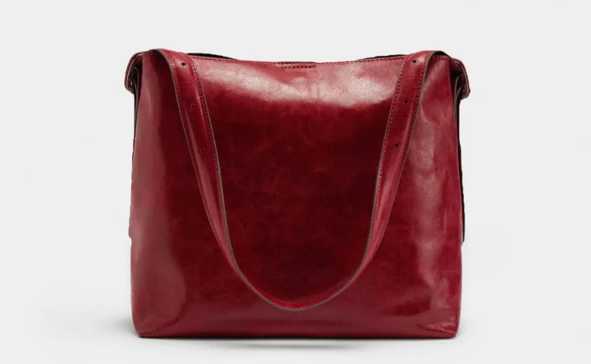 Bolso de hombro crwquelado burdeos, Parfois.com.