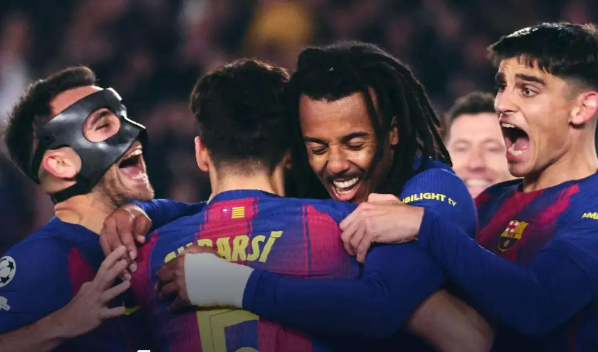 Los jugadores del Bar&ccedil;a celebrando el gol de Jules Kound&eacute;. /   www.fcbarcelona.es