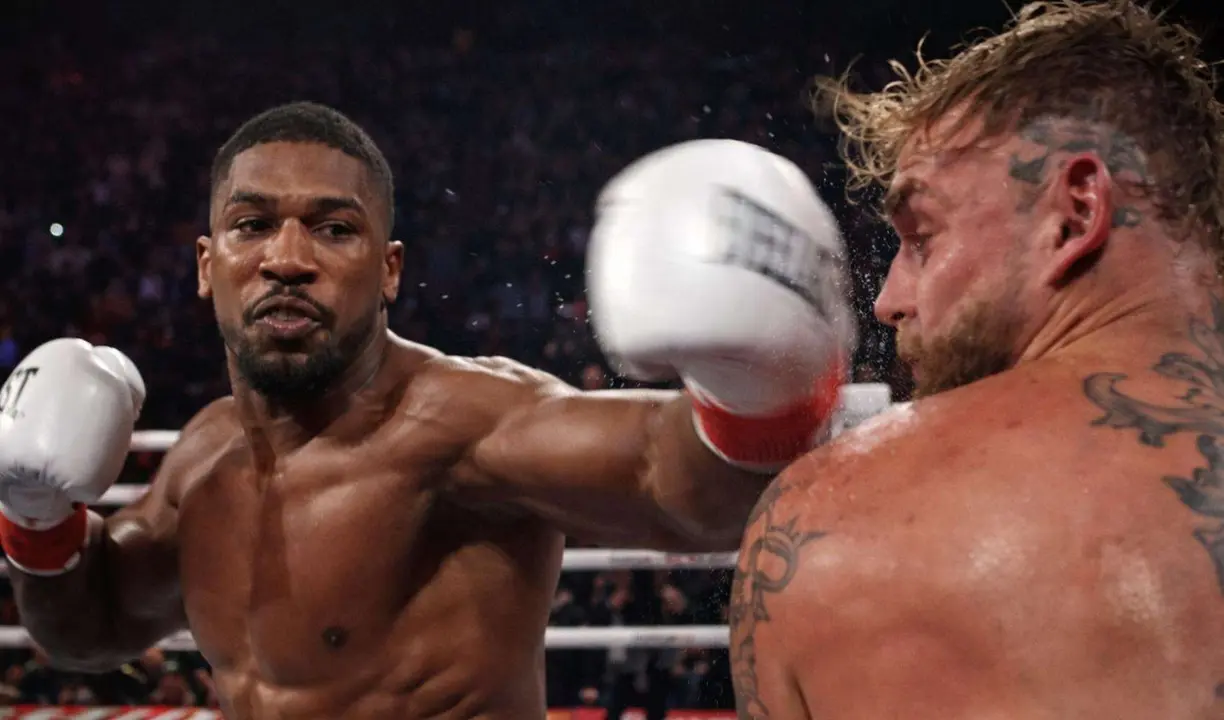 Una imagen de la pelea entre Anthony Joshua y Jake Paul . /  Netflix