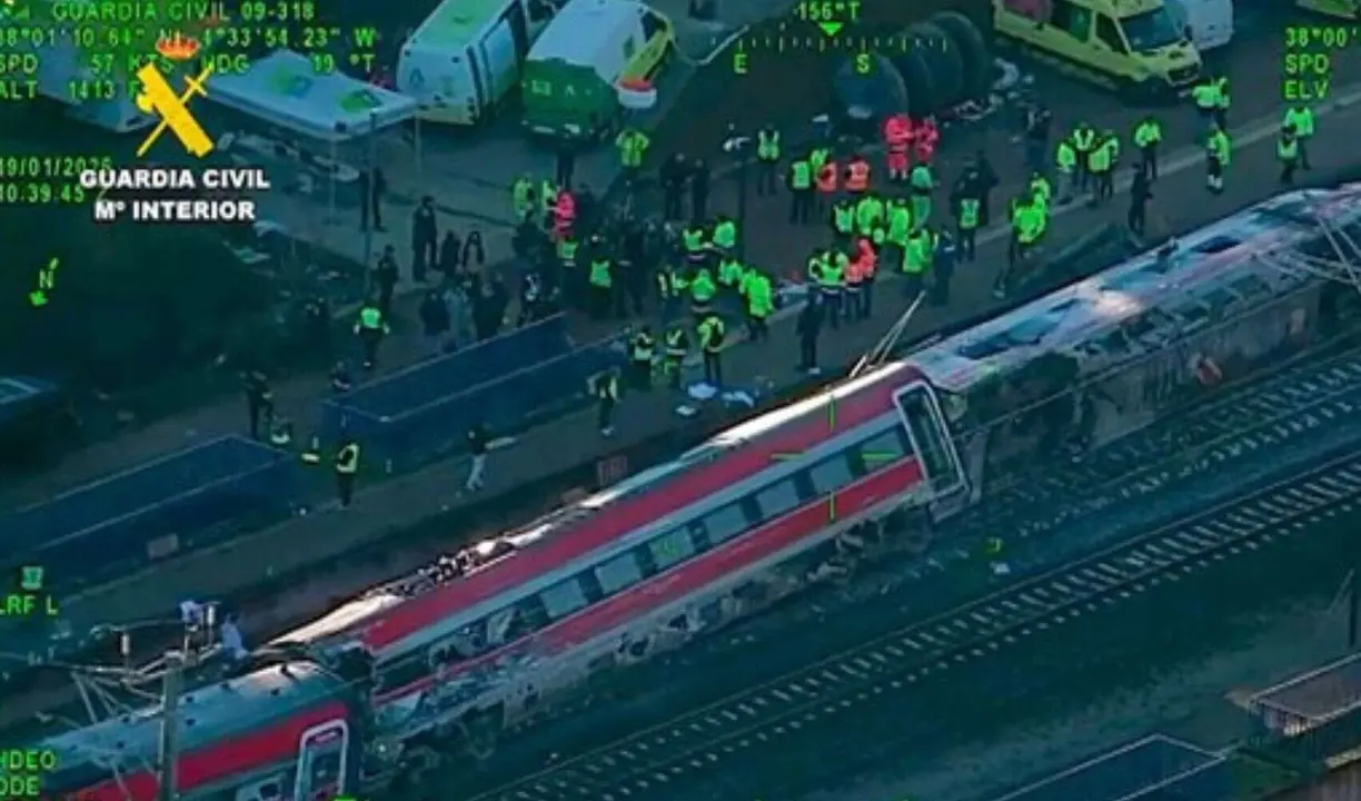 Accidente ferroviario ocurrido el domingo en Adamuz (C&oacute;rdoba). / Guardia Civil.