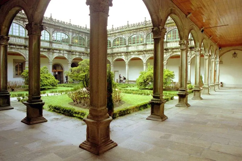 Colexio de Fonseca na USC. / santiagoturismo.com