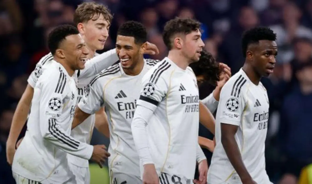 Los futbolistas del Real Madrid en el partido ante el AS M&oacute;naco. / @realmadrid