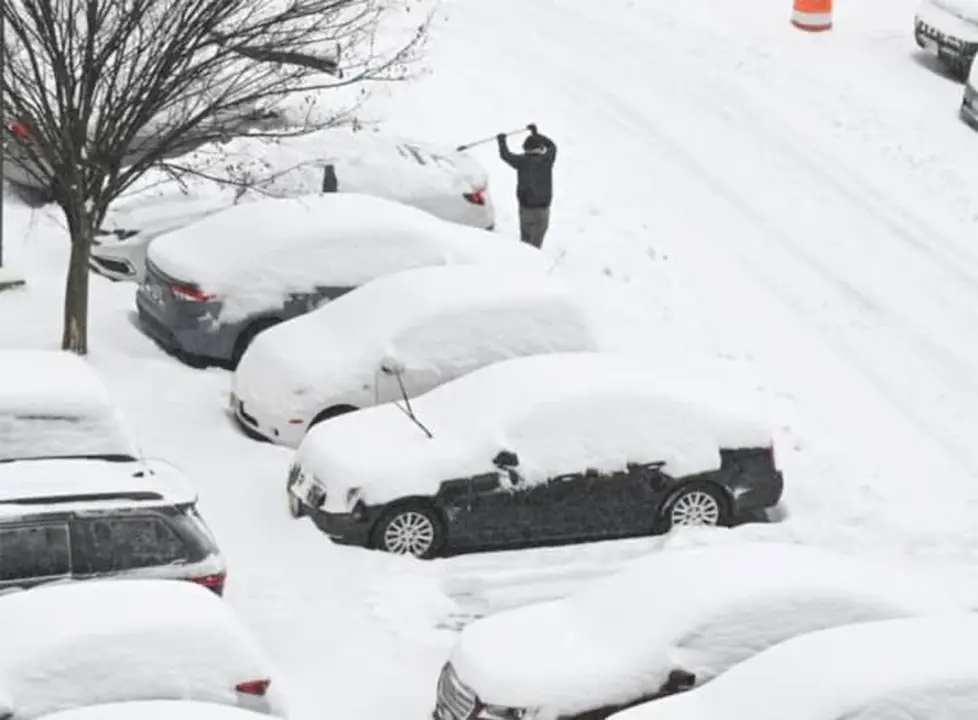 En Texas y en amplias zonas del sur profundo se esperan acumulaciones de hielo superiores a una pulgada, un escenario que revive el recuerdo de la grave crisis energ&eacute;tica de 2021. / RR SS.