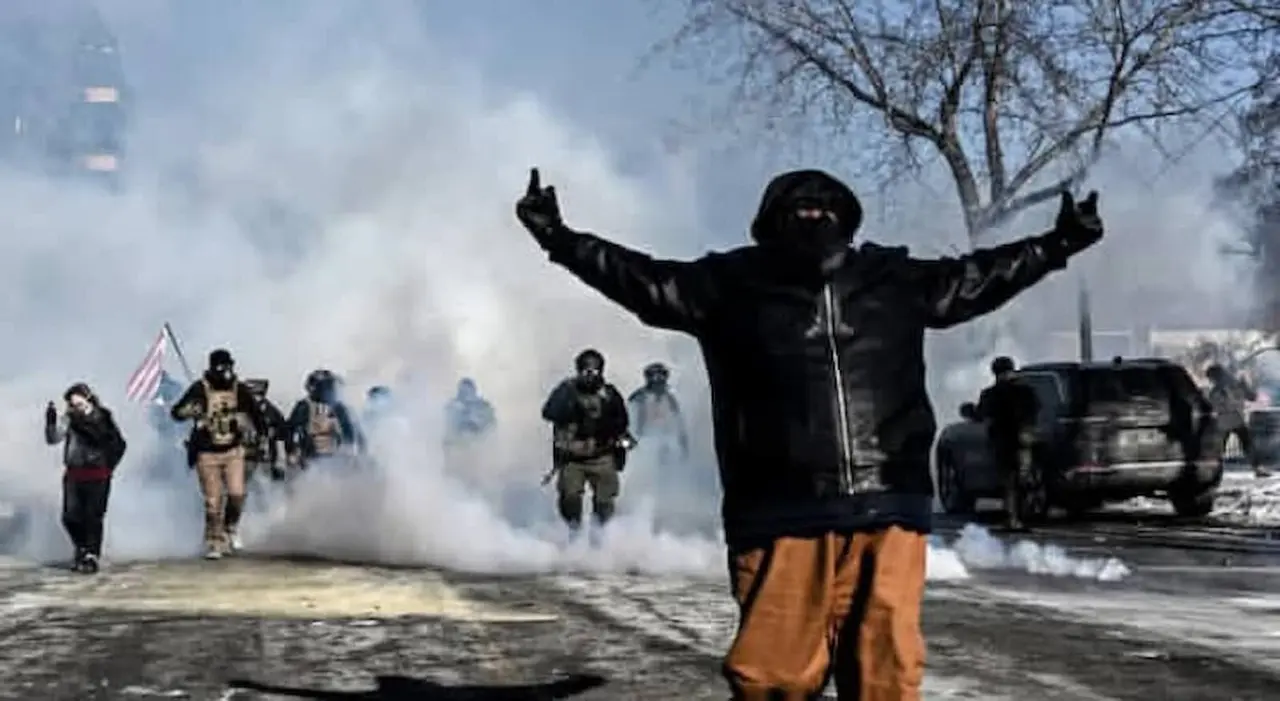 La resistencia ciudadana crece por d&iacute;a, ante las acciones desproporcionadas del ICE contra la poblaci&oacute;n, fomentando las redes asimetricas de autodefensa. / RR SS.