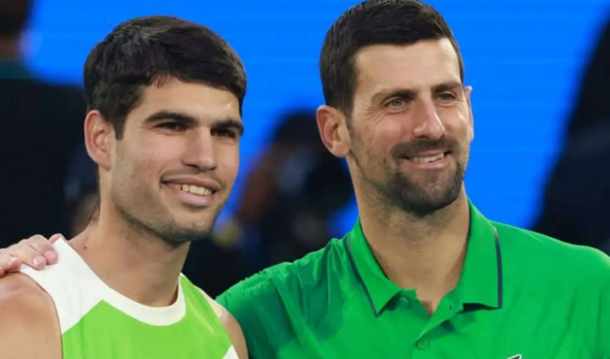 Carlos Alcaraz y Novak Djokovic. / Instagram: australianopen