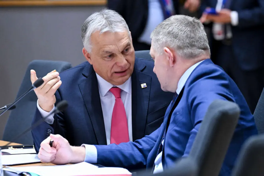 Viktor Orb&aacute;n, primer ministro de Hungr&iacute;a y su hom&oacute;logo eslovaco, Robert Fico. / Consejo Europeo