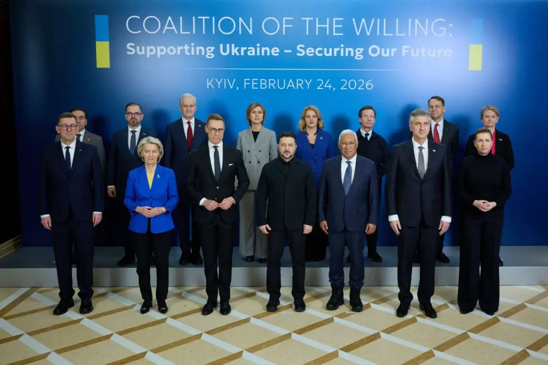 Foto familiar de la Coalici&oacute;n de Voluntarios en Kiev, Ucrania. / @ZelenskyyUa