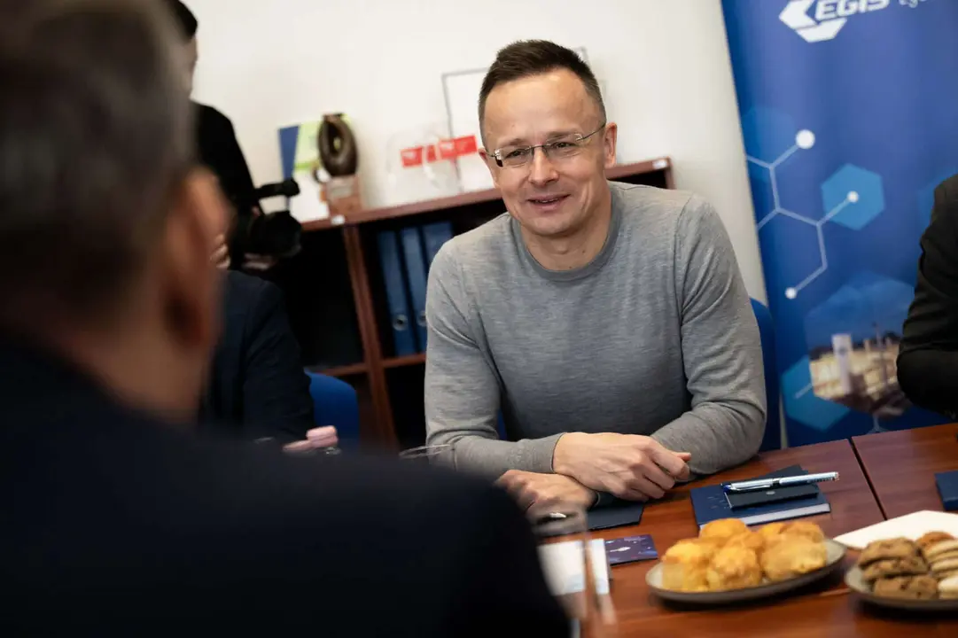 P&eacute;ter Szijj&aacute;rt&oacute;, ministro de Exteriores de Hungr&iacute;a. / Facebook