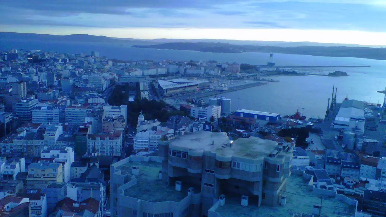 Vistas al puerto de A Coru&ntilde;a. / Mundiario