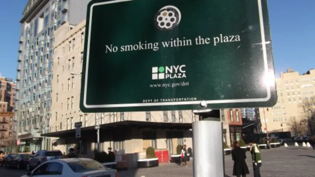 &iquest;Fumar en Nueva York? Ni en la calle. / Mundiario