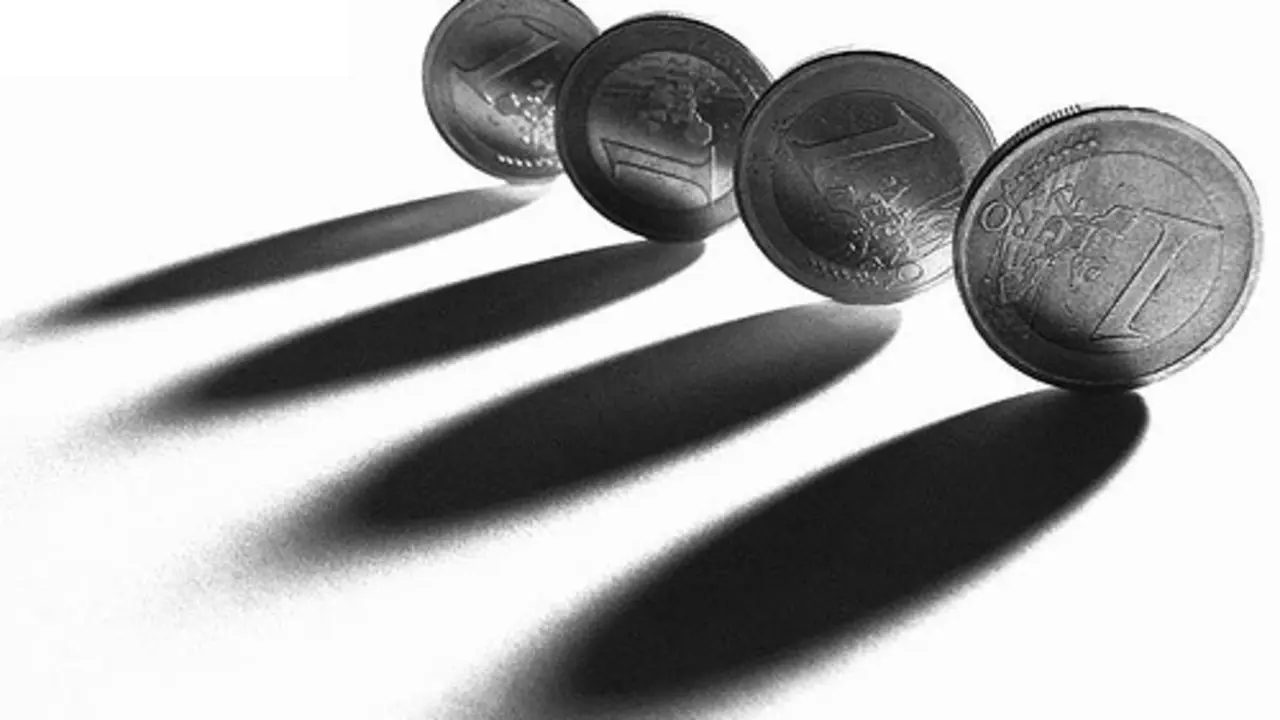 La crisis del euro da lugar a muchas sombras.