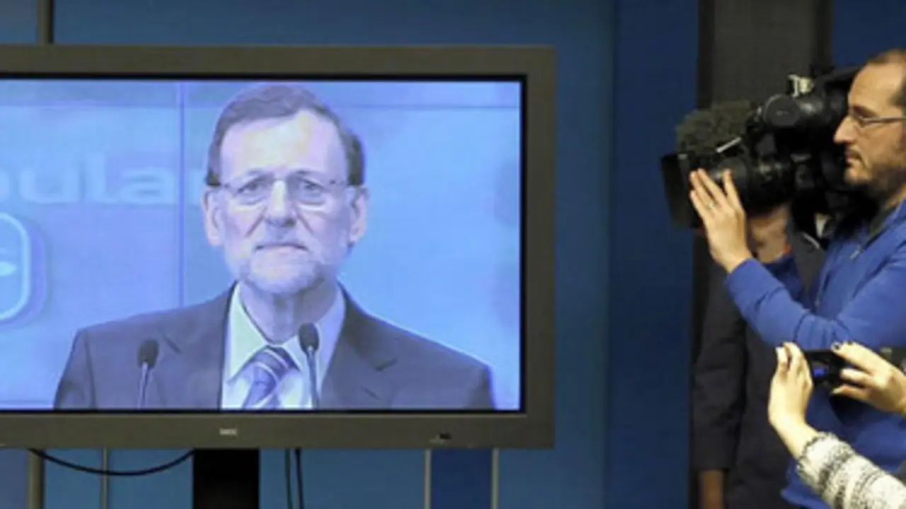 Mariano Rajoy v&iacute;a plasma.
