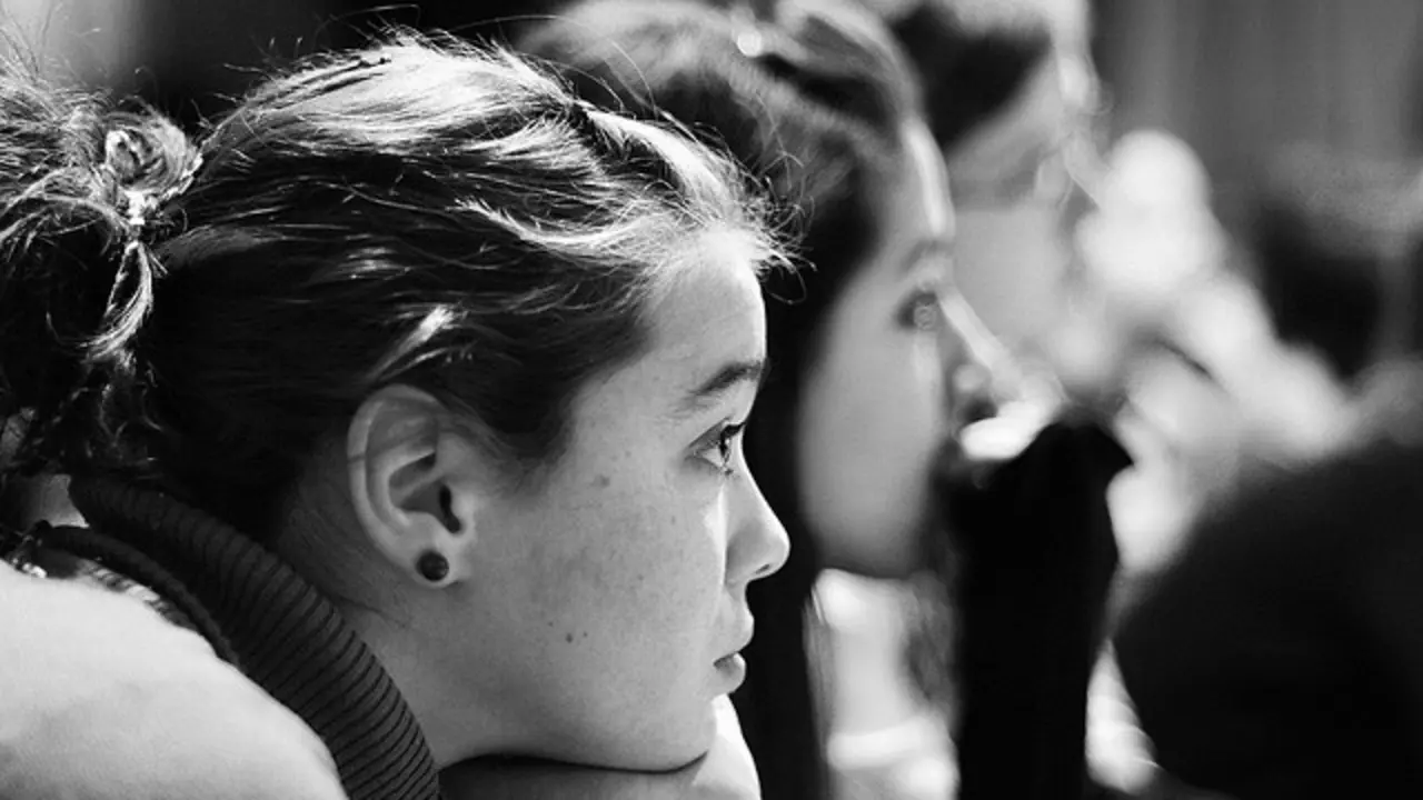Mujeres j&oacute;venes.