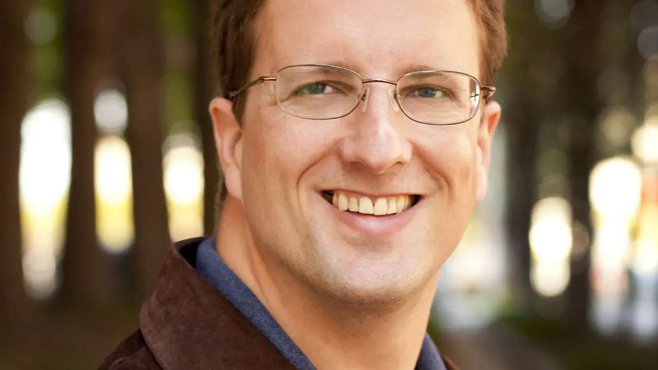 Mike Mullin, autor de Cenizas