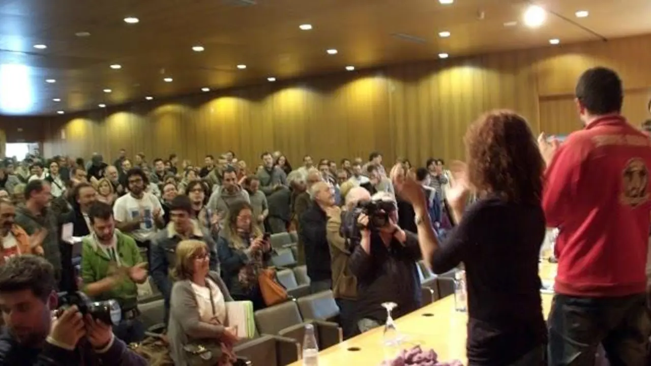 El l&iacute;der Xos&eacute; Manuel Beiras, en la asamblea de Anova.