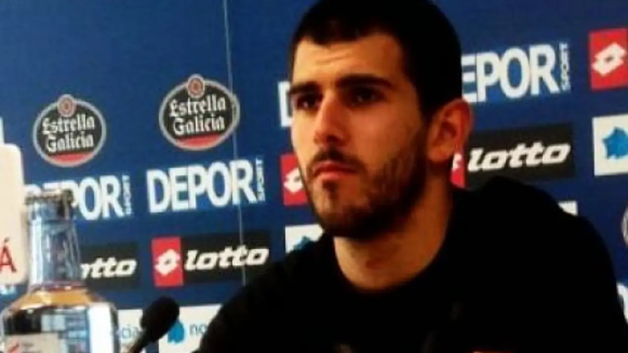 El jugador Nelson Oliveira, en rueda de prensa.