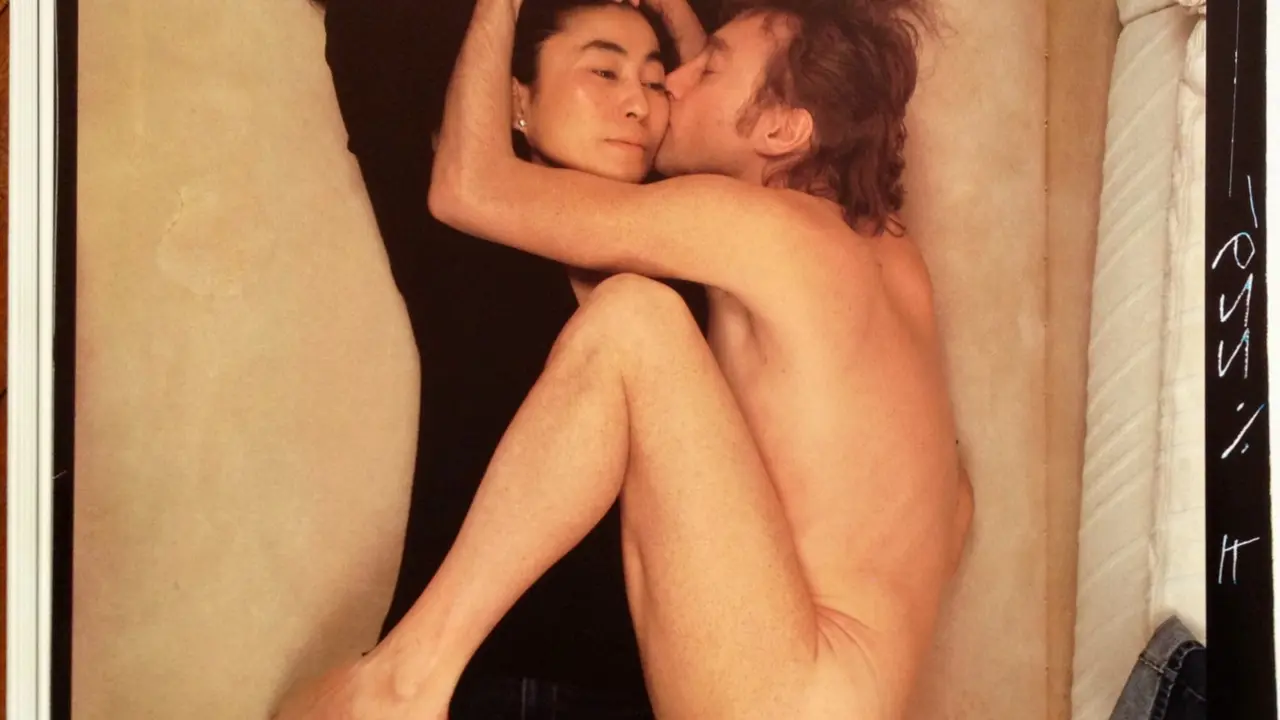 John Lennon y Yoko Ono, una de las im&aacute;genes m&aacute;s conocidas de esta fot&oacute;grafa estadounidense.