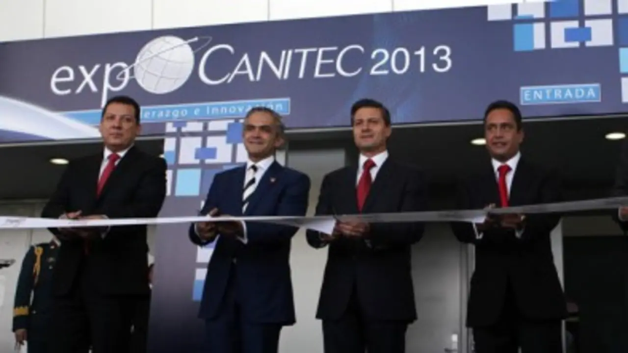 El presidente de M&eacute;xico, con las telecomunicaciones.