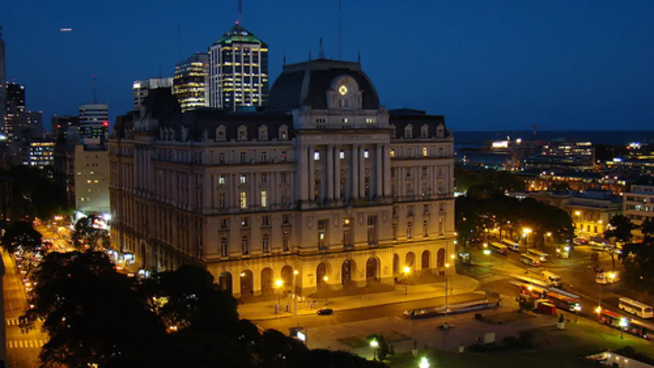 Centro Cultural del Bicentenario (ex Correo Central).