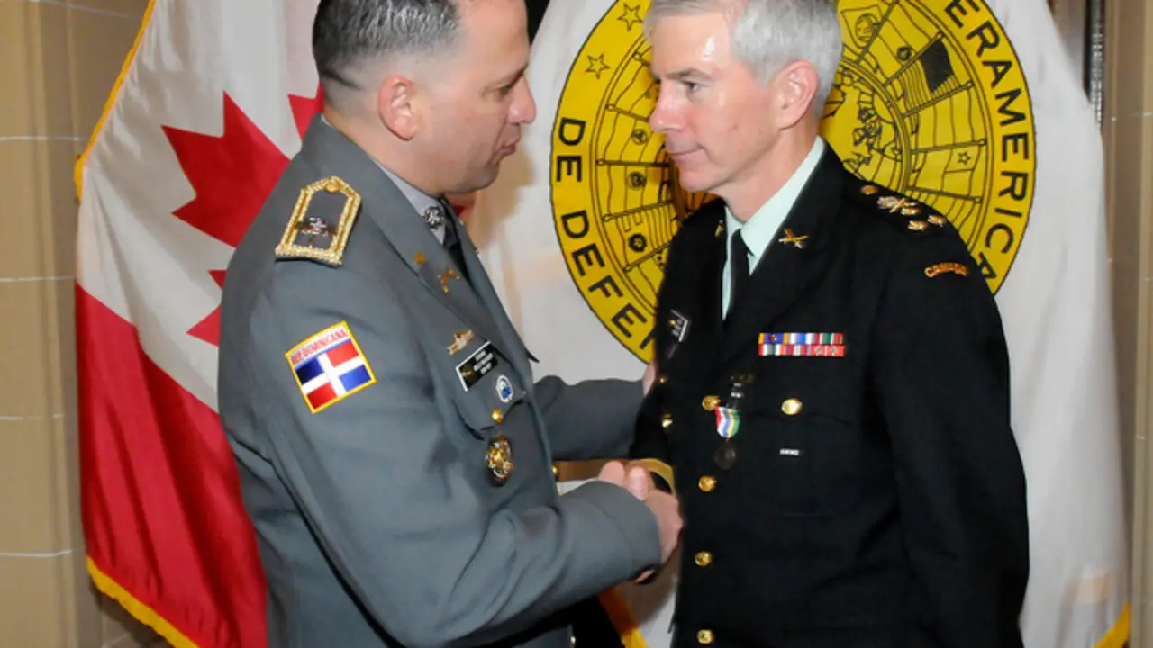 El teniente general Guy Thibault, relevado por el teniente general Werther Araya Menghini / Mar&iacute;a Patricia Leiva/OAS.