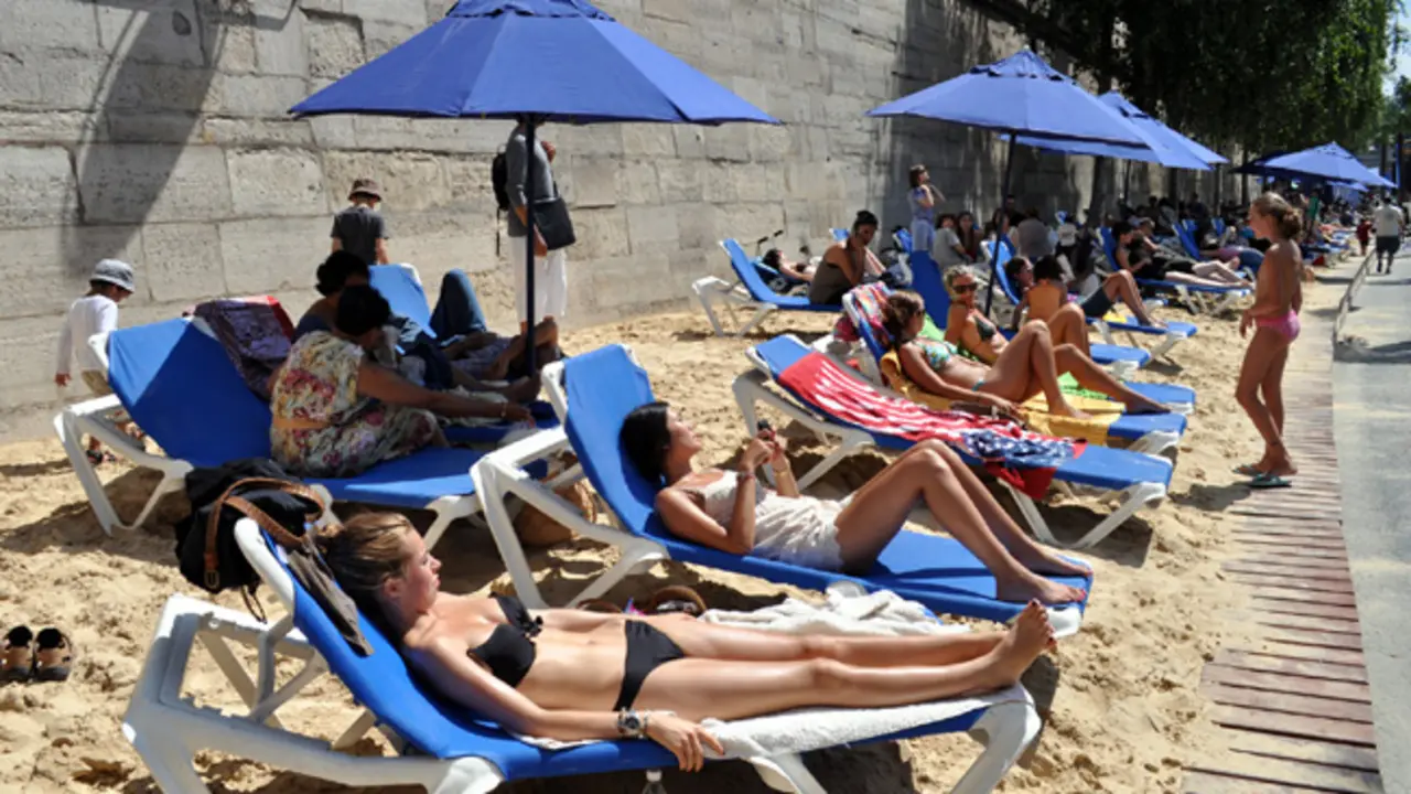 Paris plages - Una playa artificial al lado del Sena