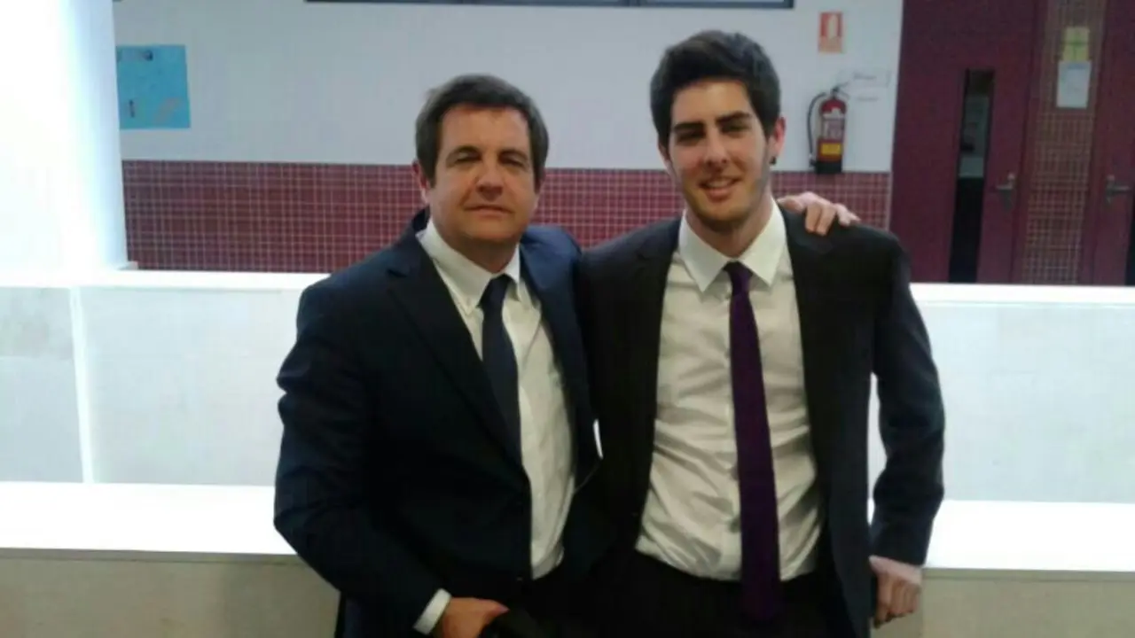 Alfonso Villag&oacute;mez, con su hijo Fernando, abogado.