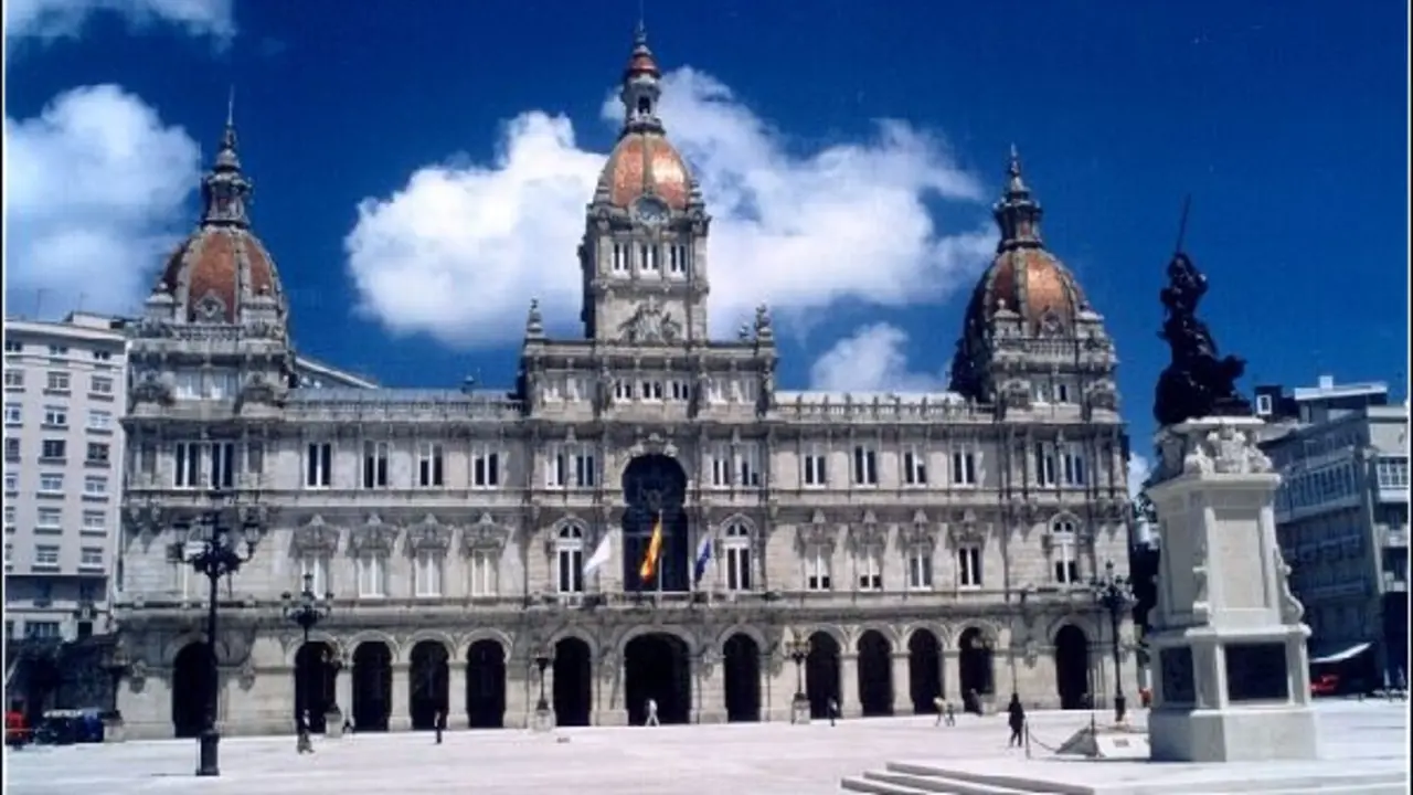 Palacio Municipal de A Coru&ntilde;a en la plaza de Mar&iacute;a Pita.