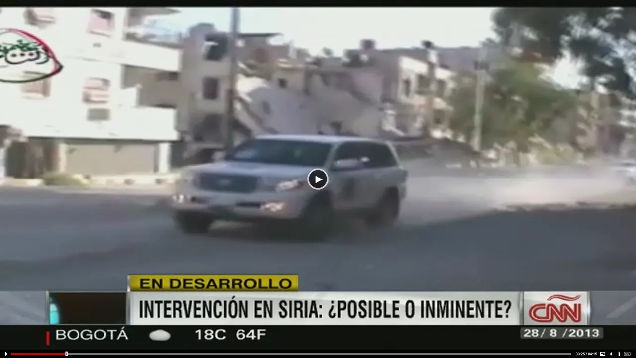 Captura de CNN en la que se ve un veh&iacute;culo de los inspectores de Naciones Unidas en Siria.